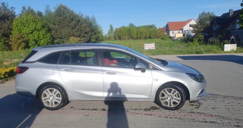 Opel Astra cena 42000 przebieg: 180000, rok produkcji 2017 z Kłodawa małe 16